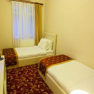 Klassieke Kamer met Twee Aparte Bedden